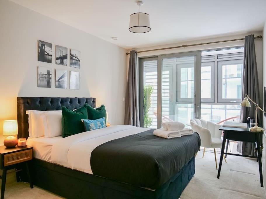 Appartement Stylish Urban Sanctuary With Parking à Londres Extérieur photo