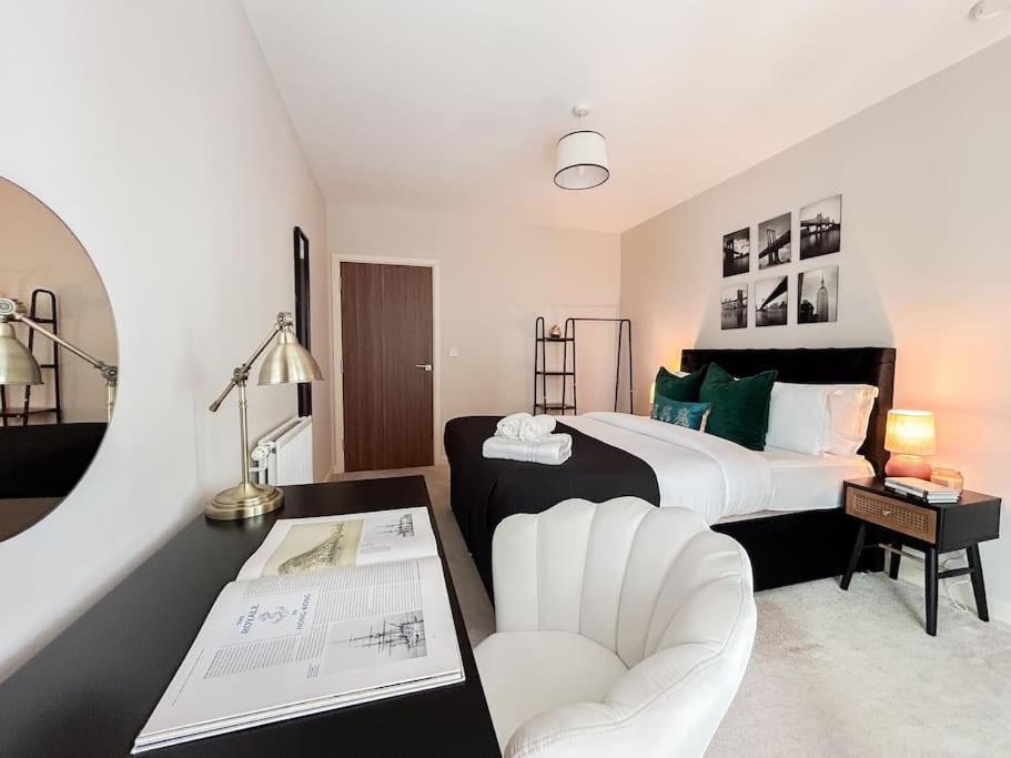 Appartement Stylish Urban Sanctuary With Parking à Londres Extérieur photo