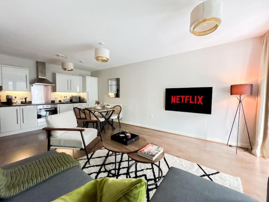Appartement Stylish Urban Sanctuary With Parking à Londres Extérieur photo
