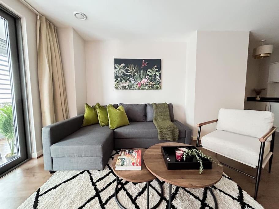 Appartement Stylish Urban Sanctuary With Parking à Londres Extérieur photo