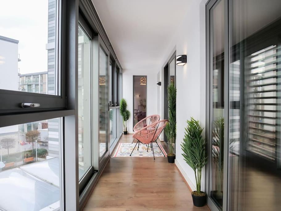 Appartement Stylish Urban Sanctuary With Parking à Londres Extérieur photo