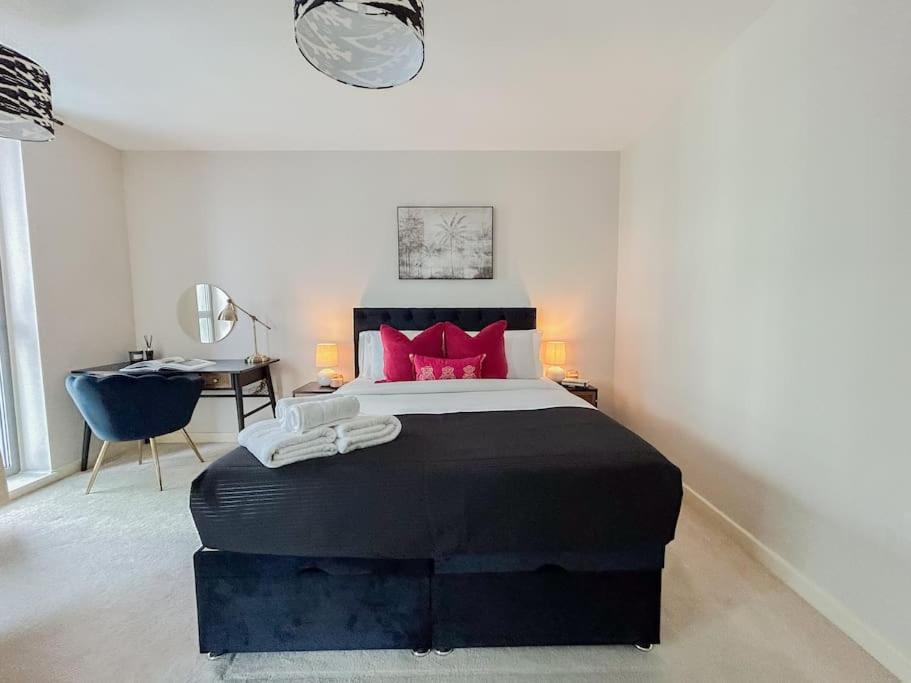 Appartement Stylish Urban Sanctuary With Parking à Londres Extérieur photo