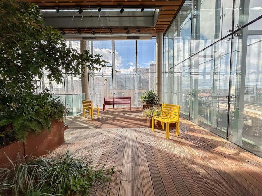 Appartement Stylish Urban Sanctuary With Parking à Londres Extérieur photo