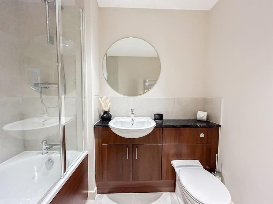 Appartement Stylish Urban Sanctuary With Parking à Londres Extérieur photo