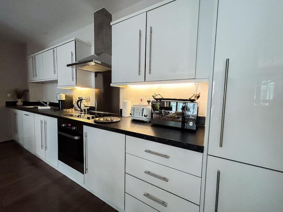 Appartement Stylish Urban Sanctuary With Parking à Londres Extérieur photo
