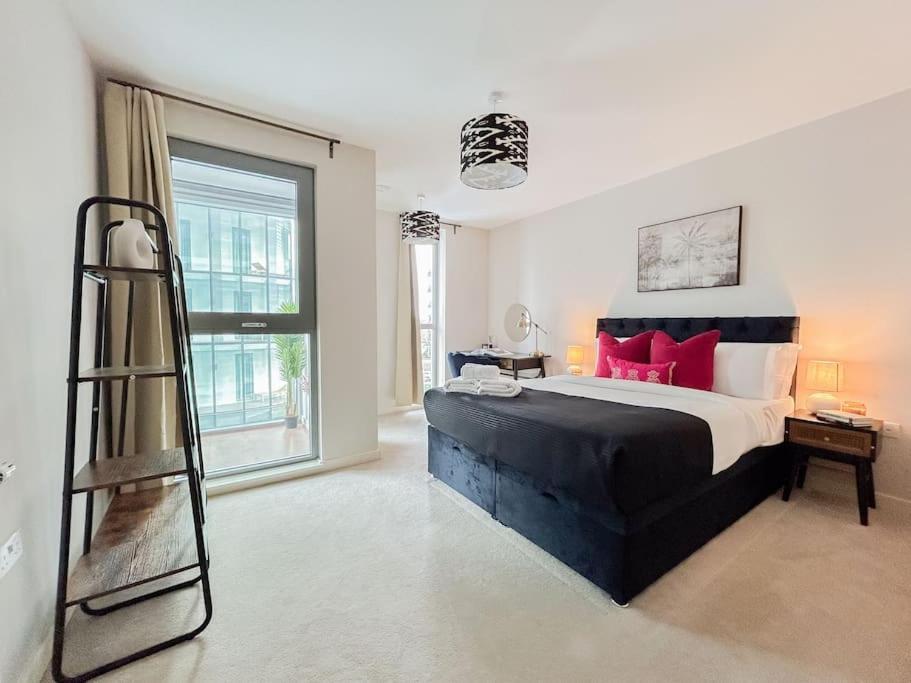 Appartement Stylish Urban Sanctuary With Parking à Londres Extérieur photo