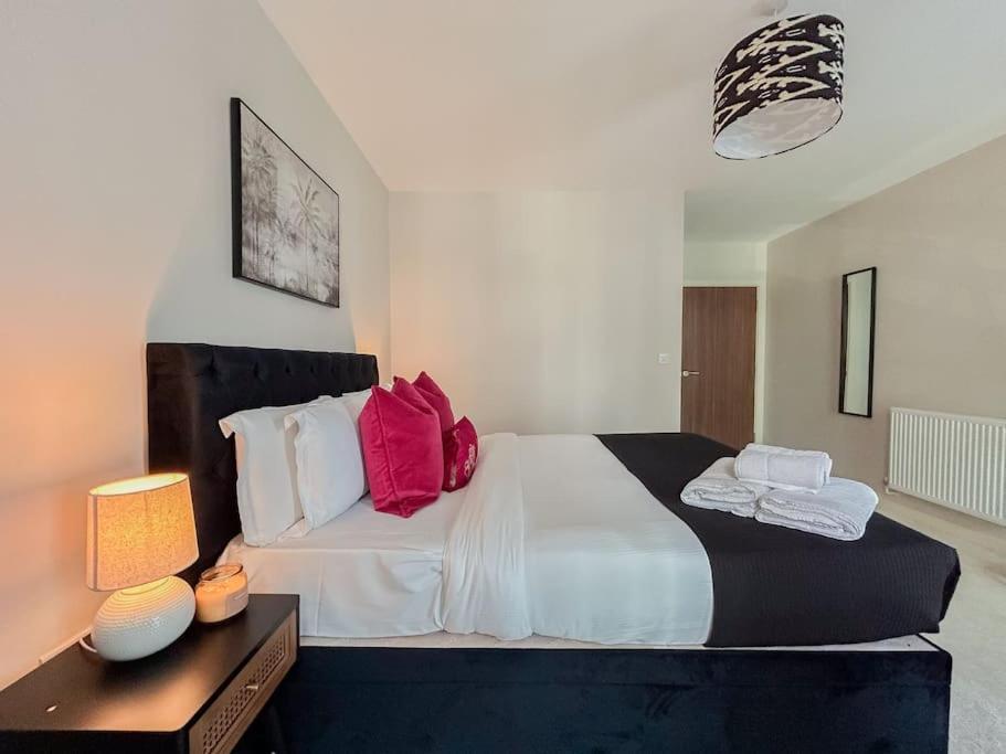 Appartement Stylish Urban Sanctuary With Parking à Londres Extérieur photo